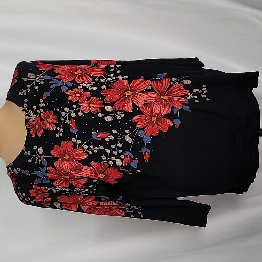 LIGHT KNIT WOMENS SWEATER WITH RHINESTONE DESIGN SIZE XL